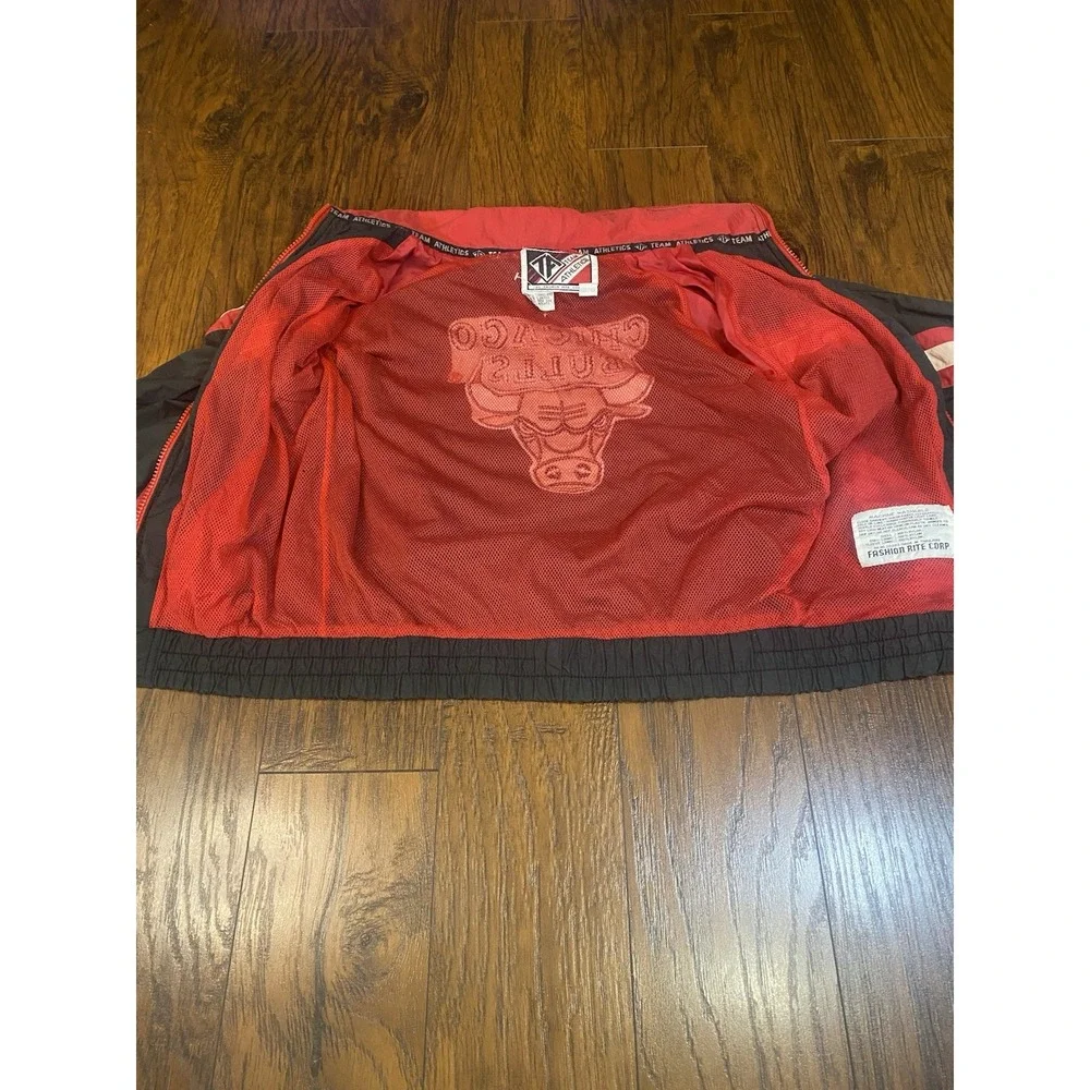 Vintage Chicago Bulls Kids Med Windbreaker Jacket Team Athletics Black Red NBA